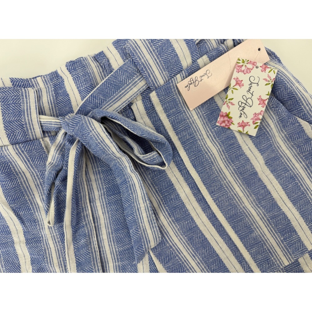 Sweet Azalea Paperbag Waist Striped Shorts Blue White Herringbone Large‎ NWT